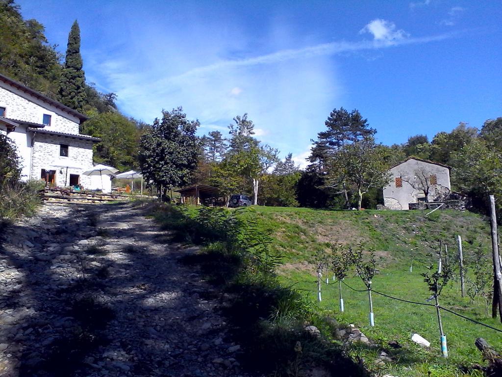 Agriturismo Di La Dall'Acqua Fivizzano Exterior foto